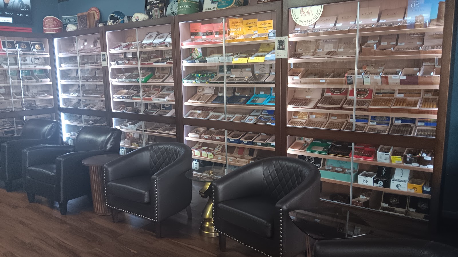 La Gitana Cigars and Wine House photo 5