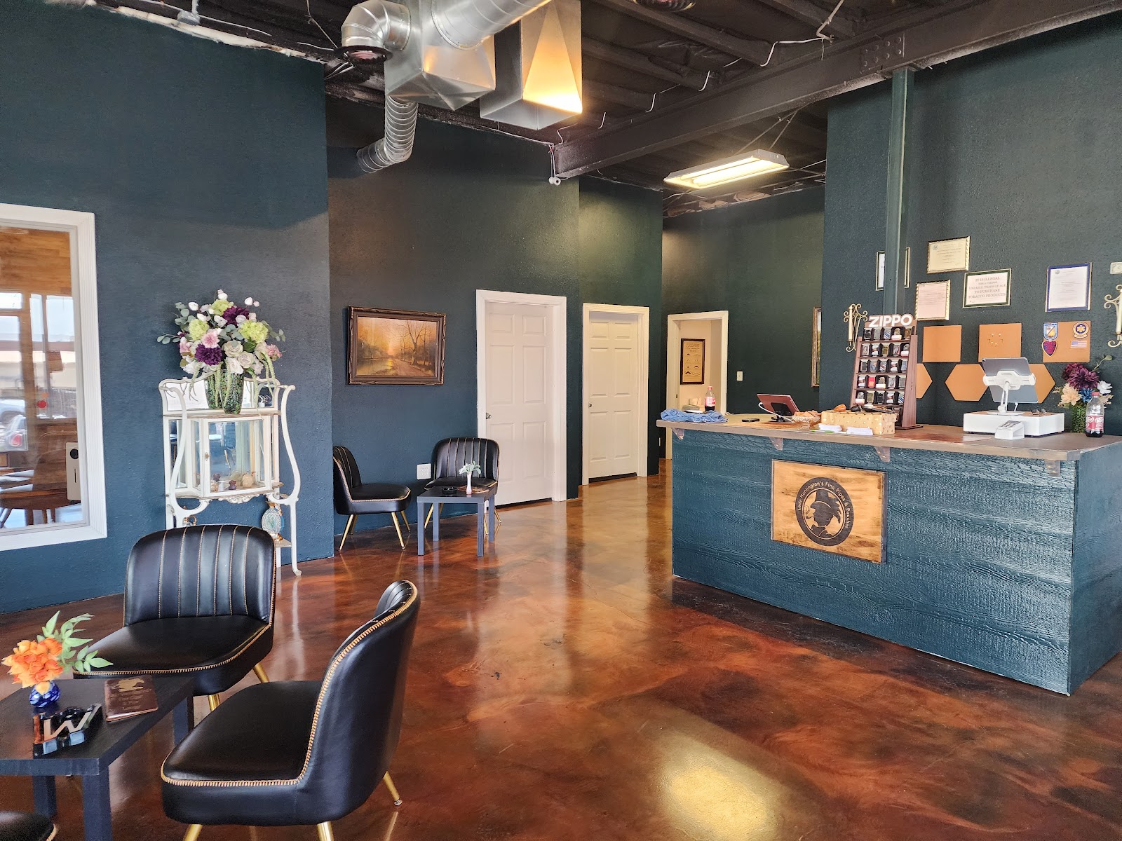 Lady Huntingtons Fine Cigar & Pipe Lounge photo 2