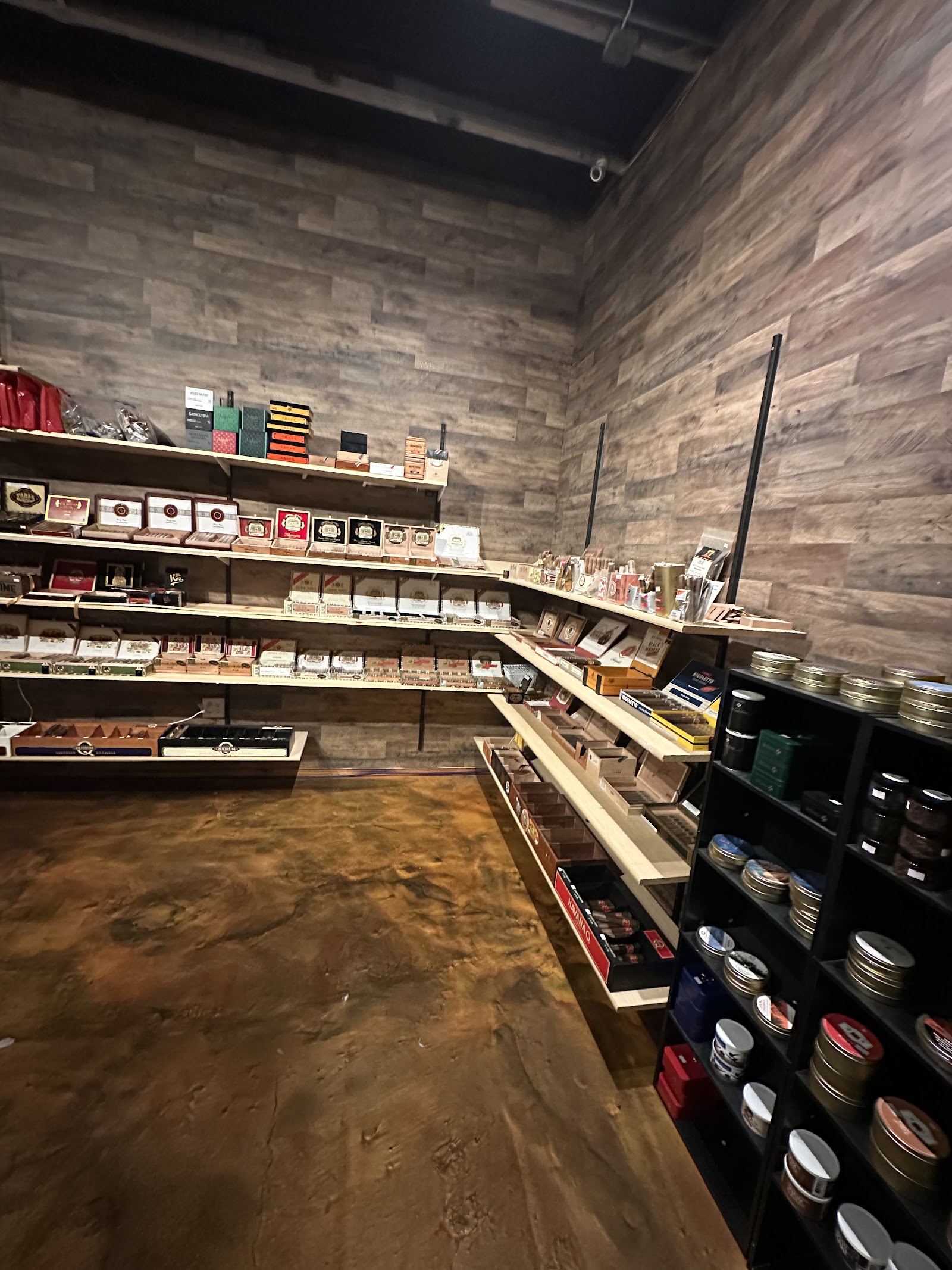 Lady Huntingtons Fine Cigar & Pipe Lounge photo 9