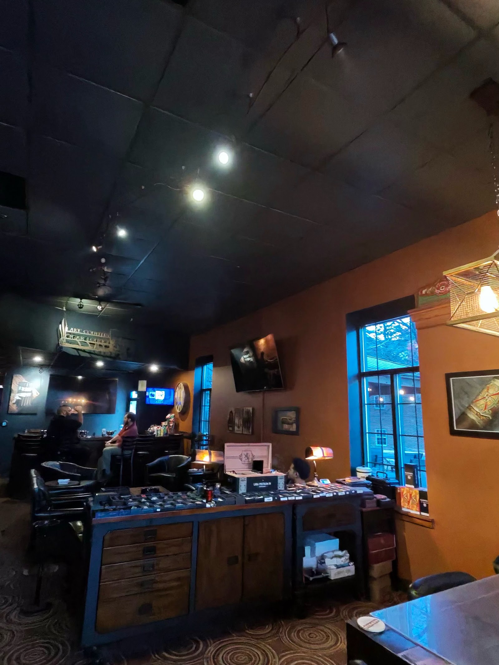 Lake Country Cigars photo 9