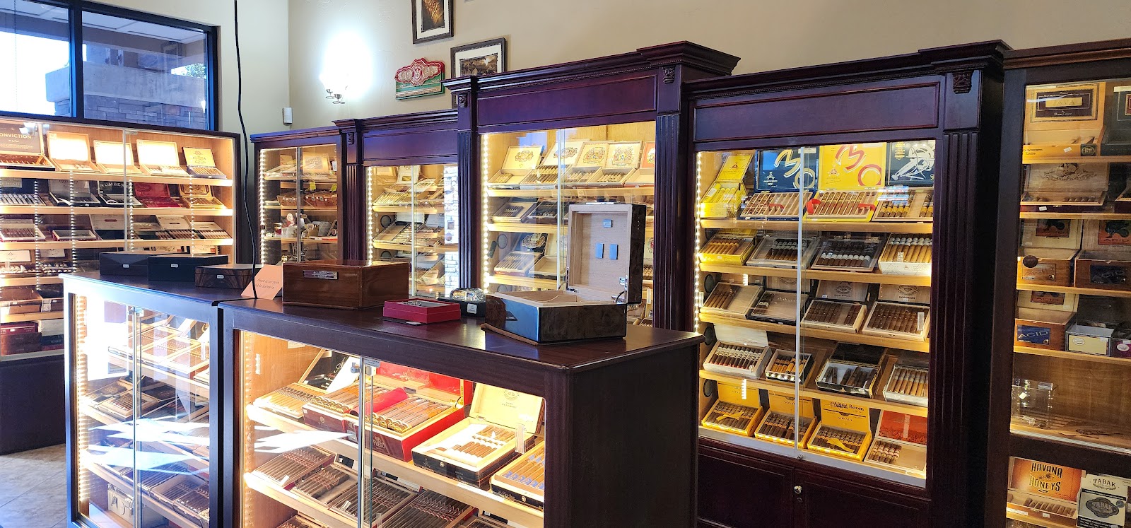 Leaf and Cloud Tobacco Store (HQ)