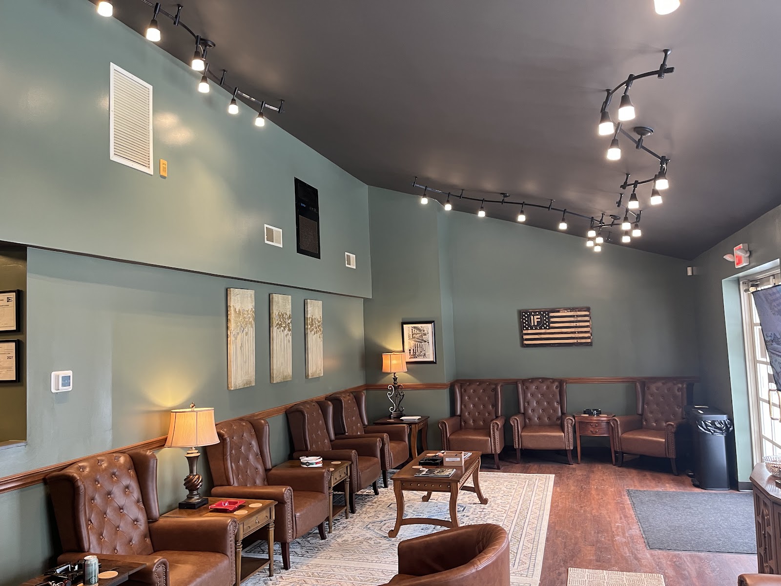 Leaf to Ash Cigar Lounge photo 2