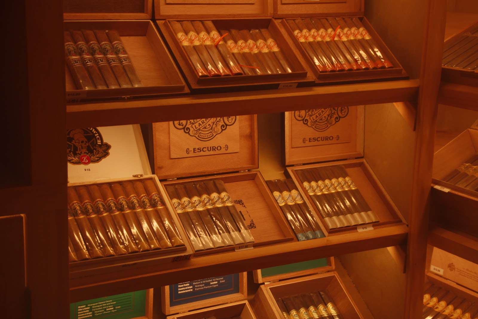 Leafs Cigar Lounge photo 8