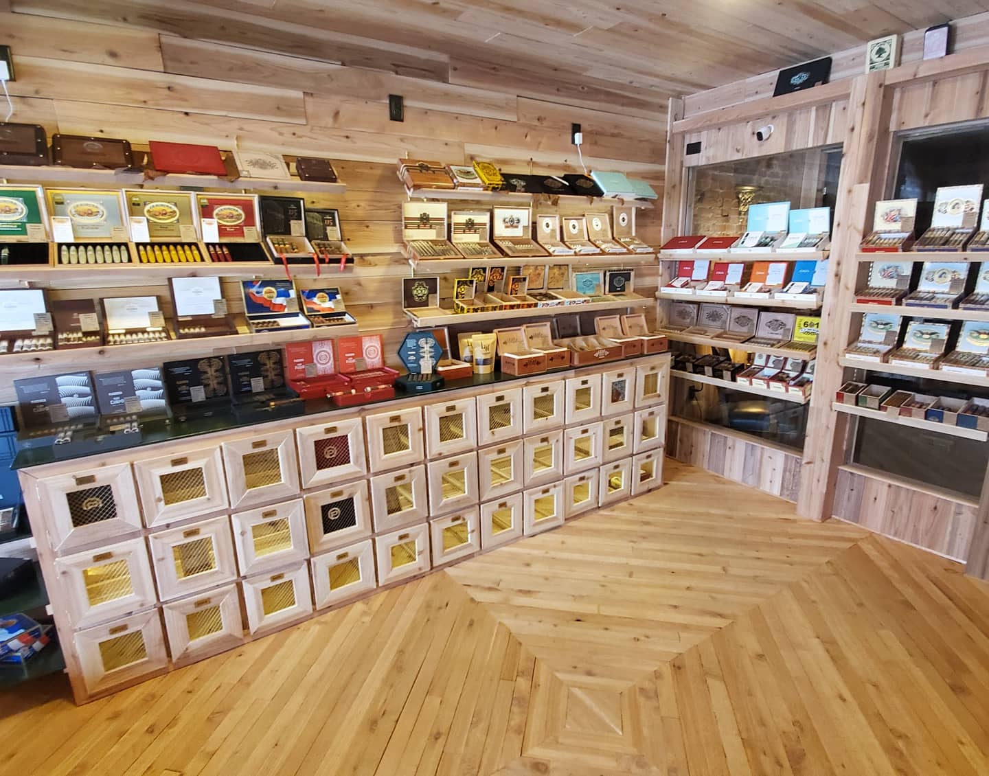 LEATHERWOOD Handmade Cigars photo 3