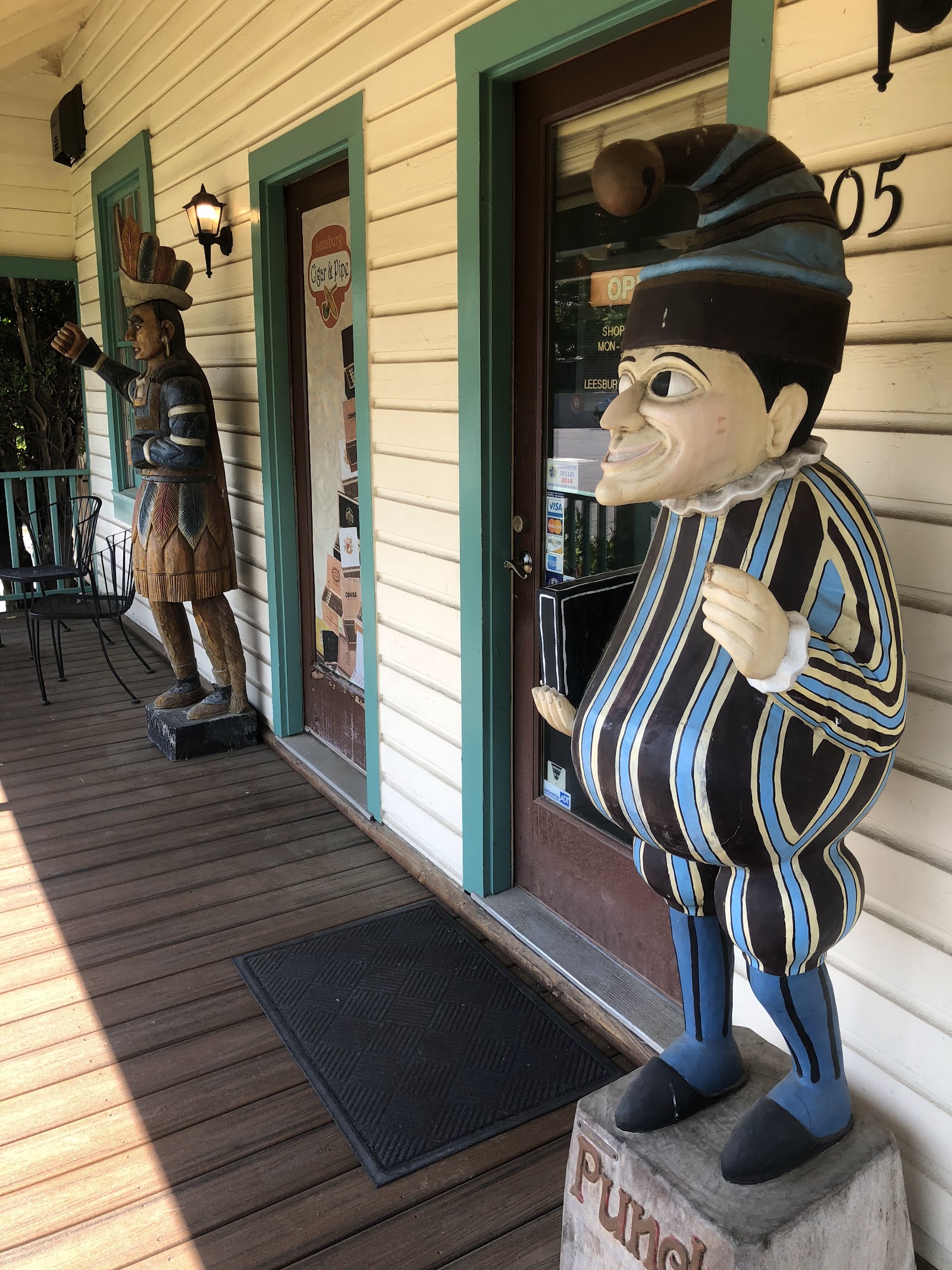 Leesburg Cigar & Pipe photo 4