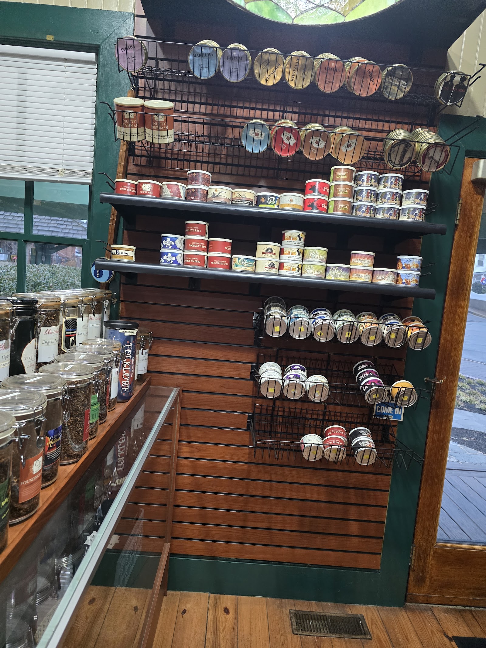 Leesburg Cigar & Pipe photo 8