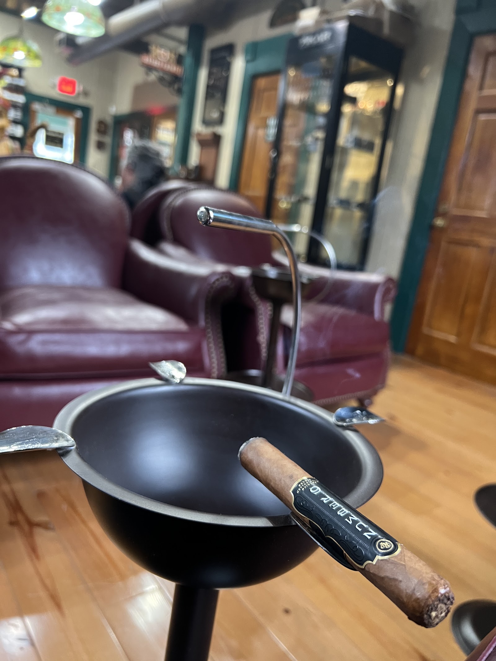 Leesburg Cigar & Pipe photo 10