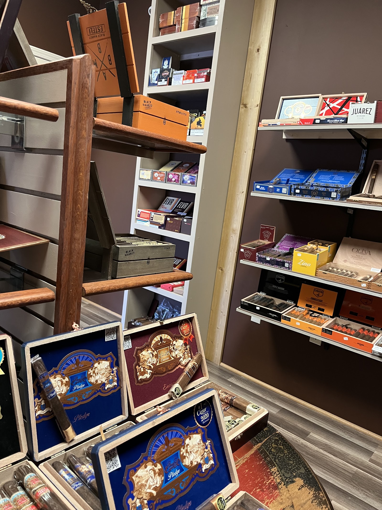 Lion's Den Tobacco LLC photo 6