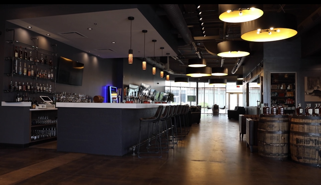 LIT Cigar Lounge St Louis photo 5