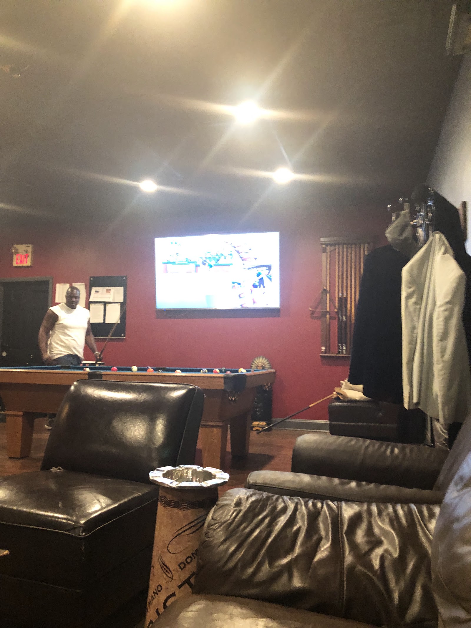 Lit Cigar Lounge photo 8