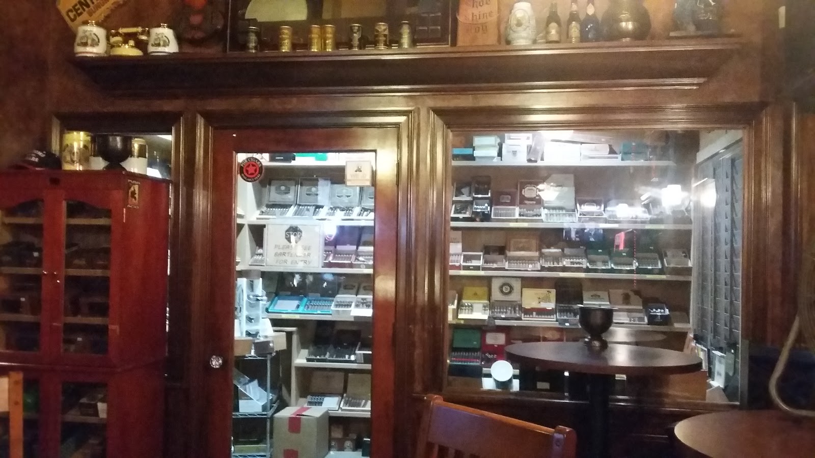 Little Corona's Cigar Lounge photo 7