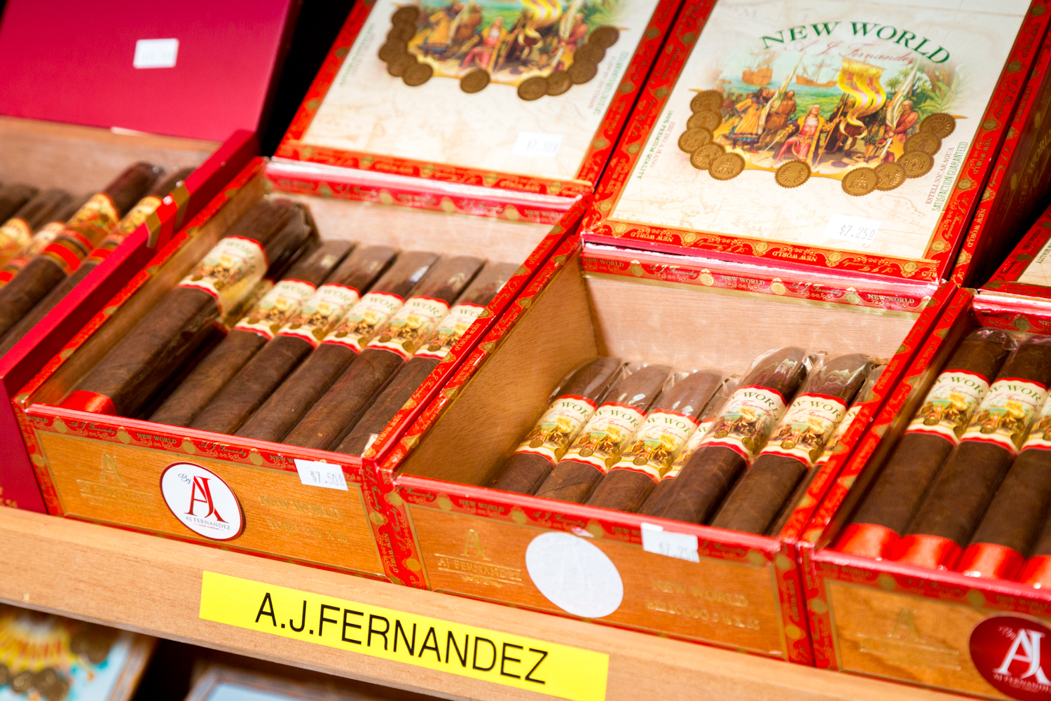 Little Corona's Cigar Lounge photo 8