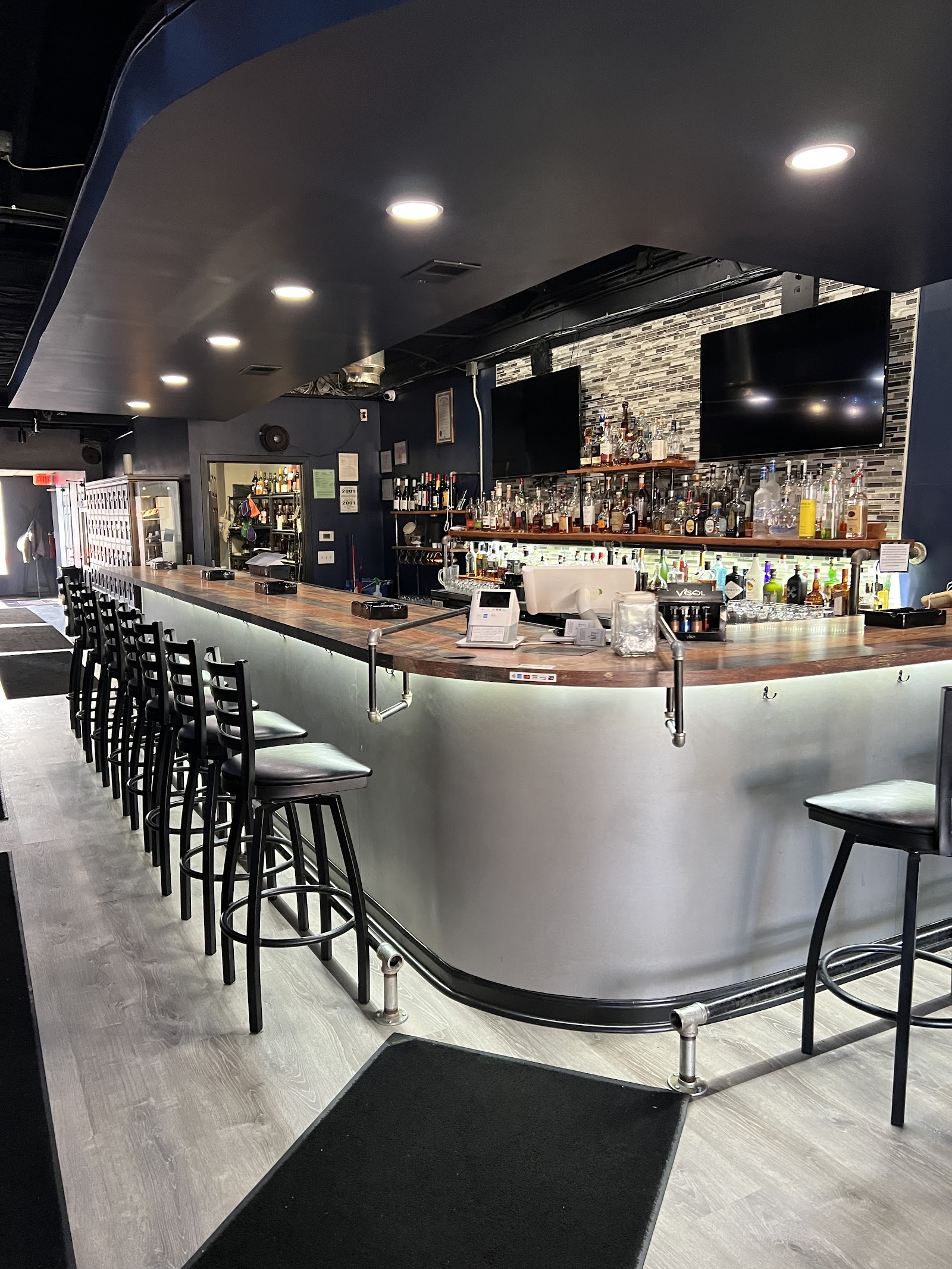 Loft Cigar Lounge photo 6