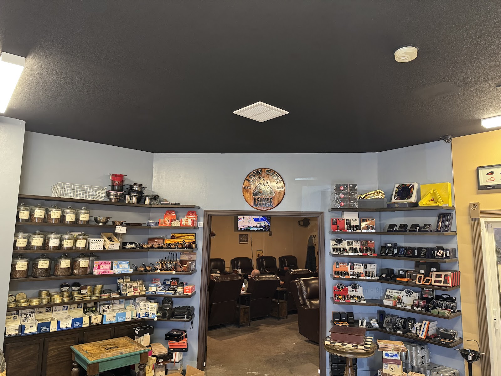 Low Side Cigar Lounge photo 2
