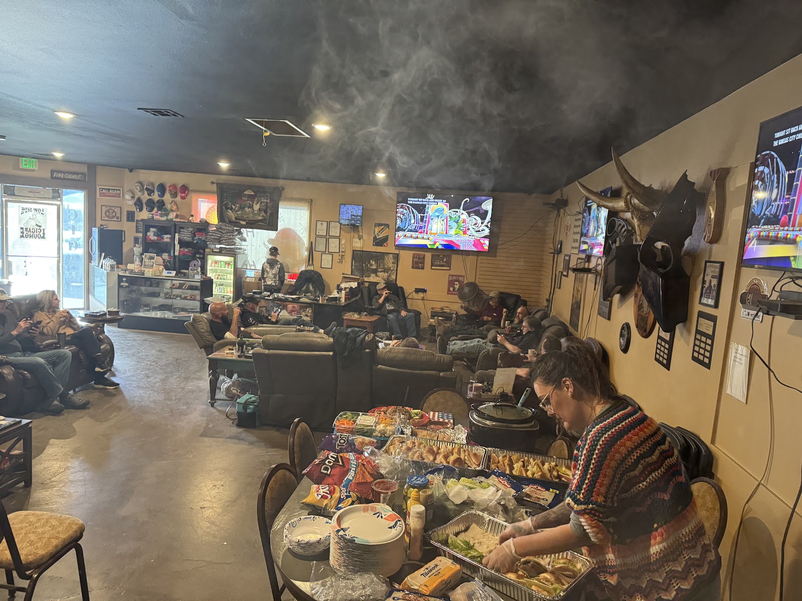 Low Side Cigar Lounge photo 4