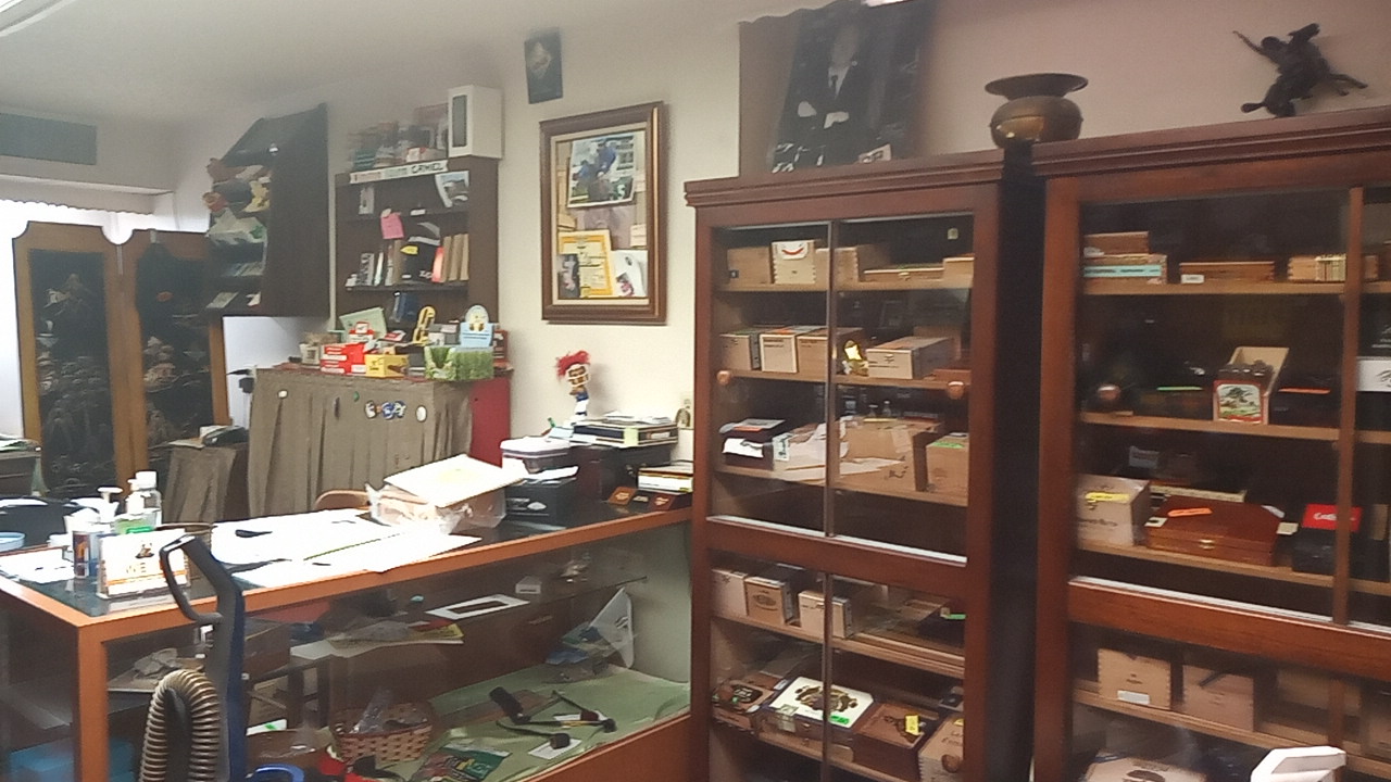 Lucas Pipe & Tobacco photo 4