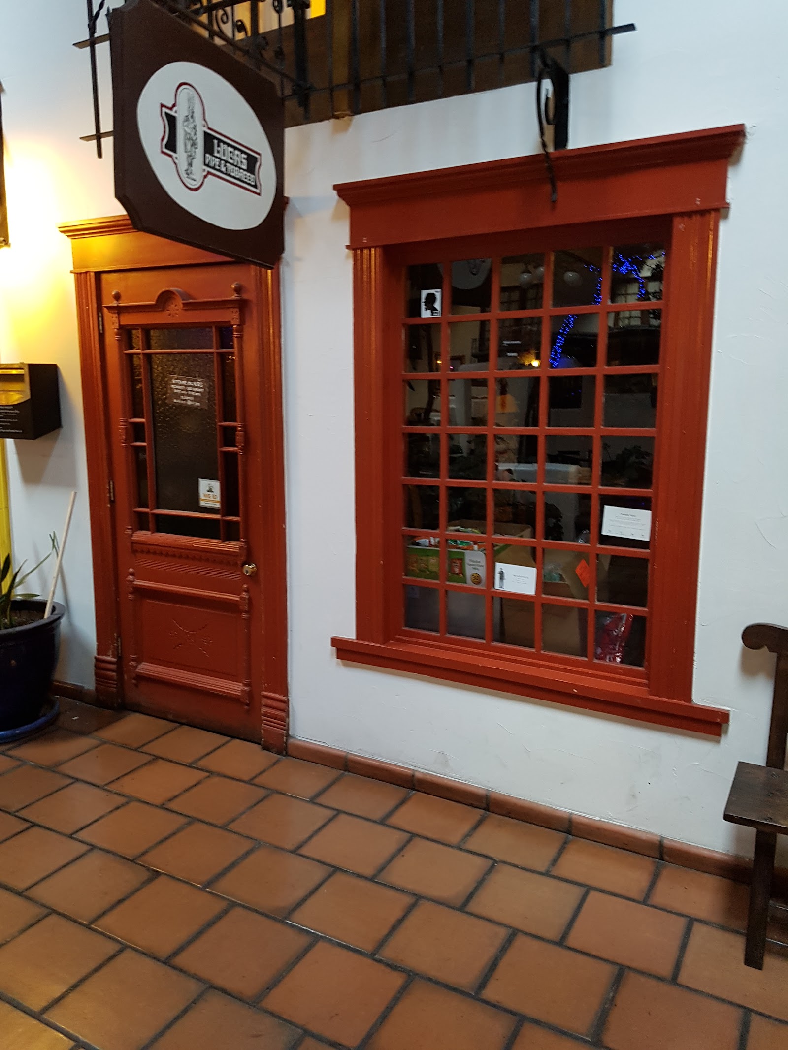 Lucas Pipe & Tobacco photo 7