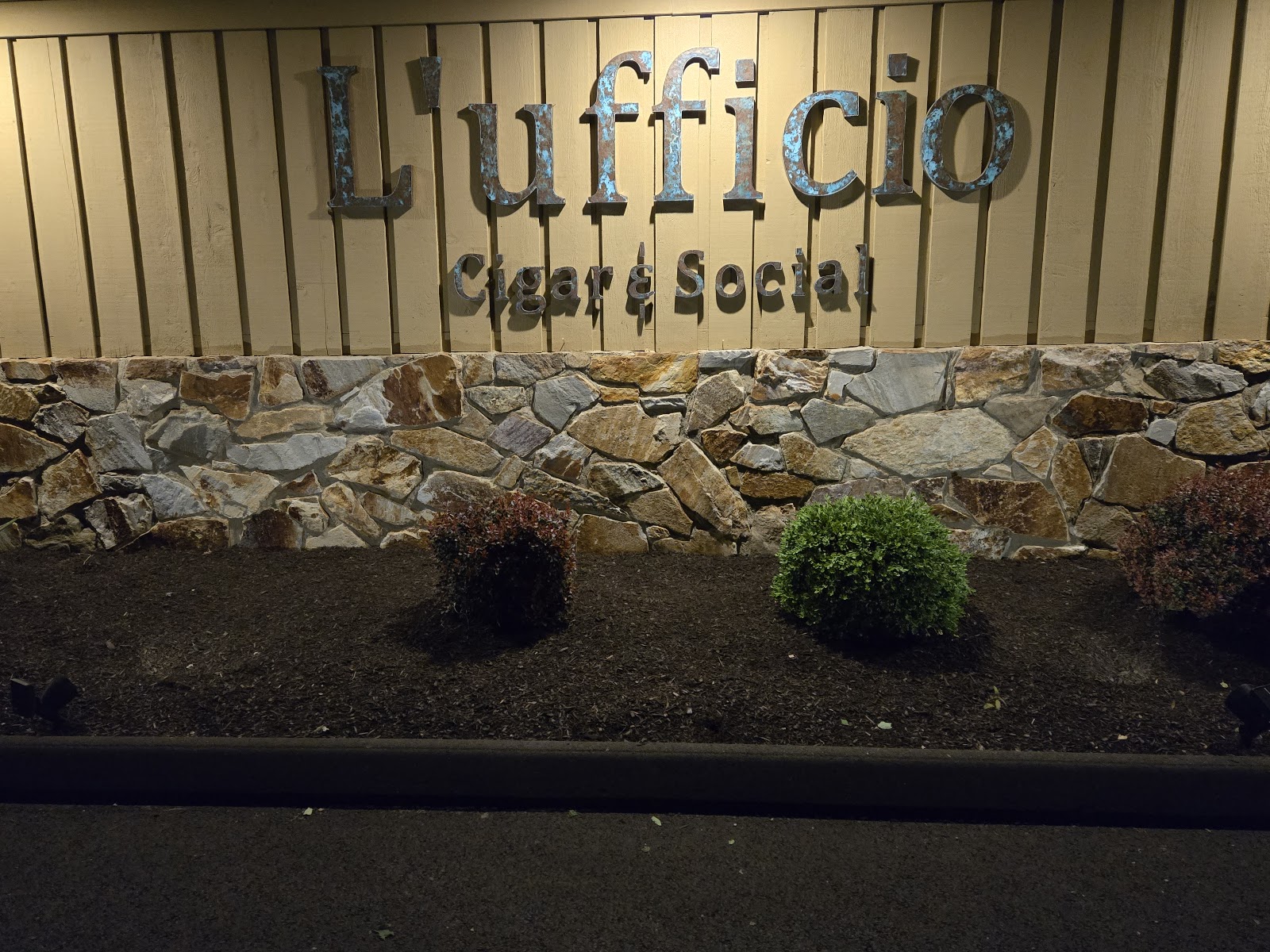 L'ufficio Cigar & Social Club Inc photo 3