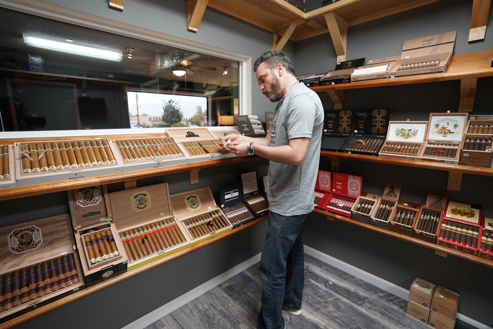 Luxury Cigar Club