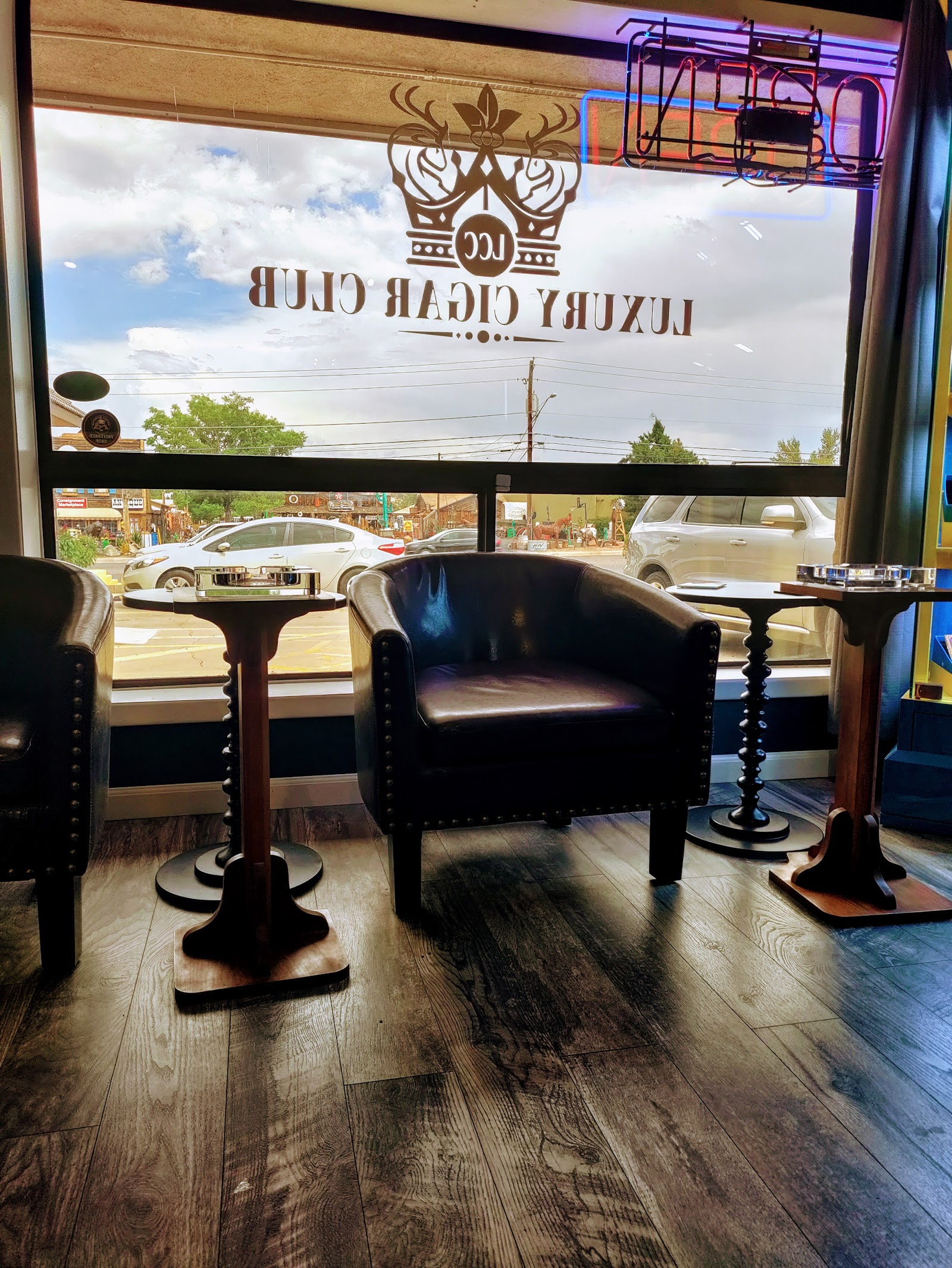 Luxury Cigar Club photo 9