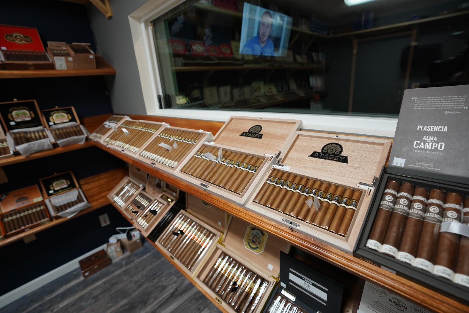 Luxury Cigar Club photo 10