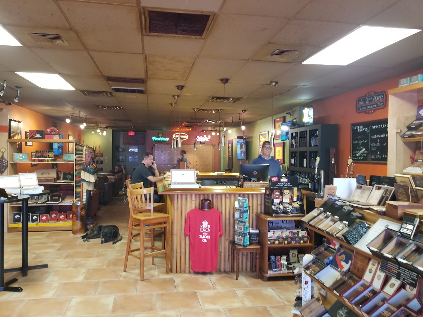 Maduro Cigar & Bar photo 3