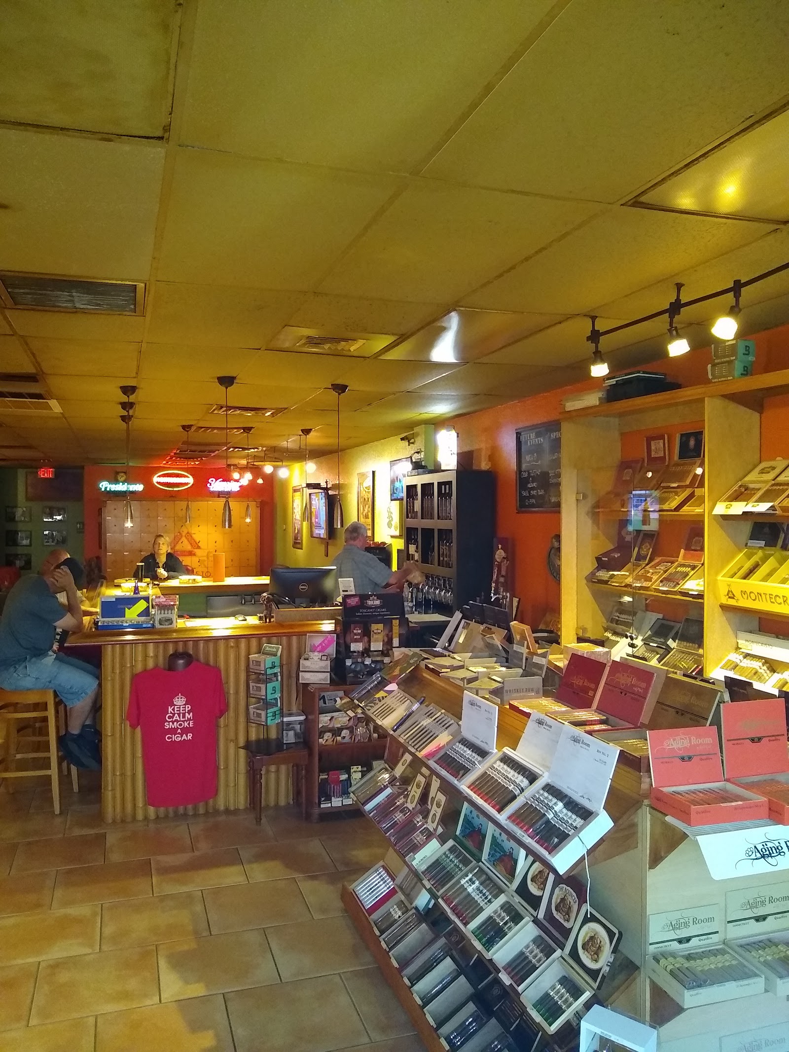 Maduro Cigar & Bar photo 6