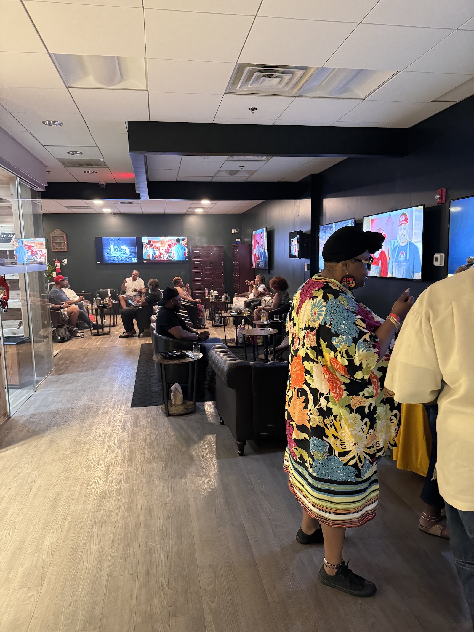 Maduros Cigar Lounge - Glen Mills, PA photo 9