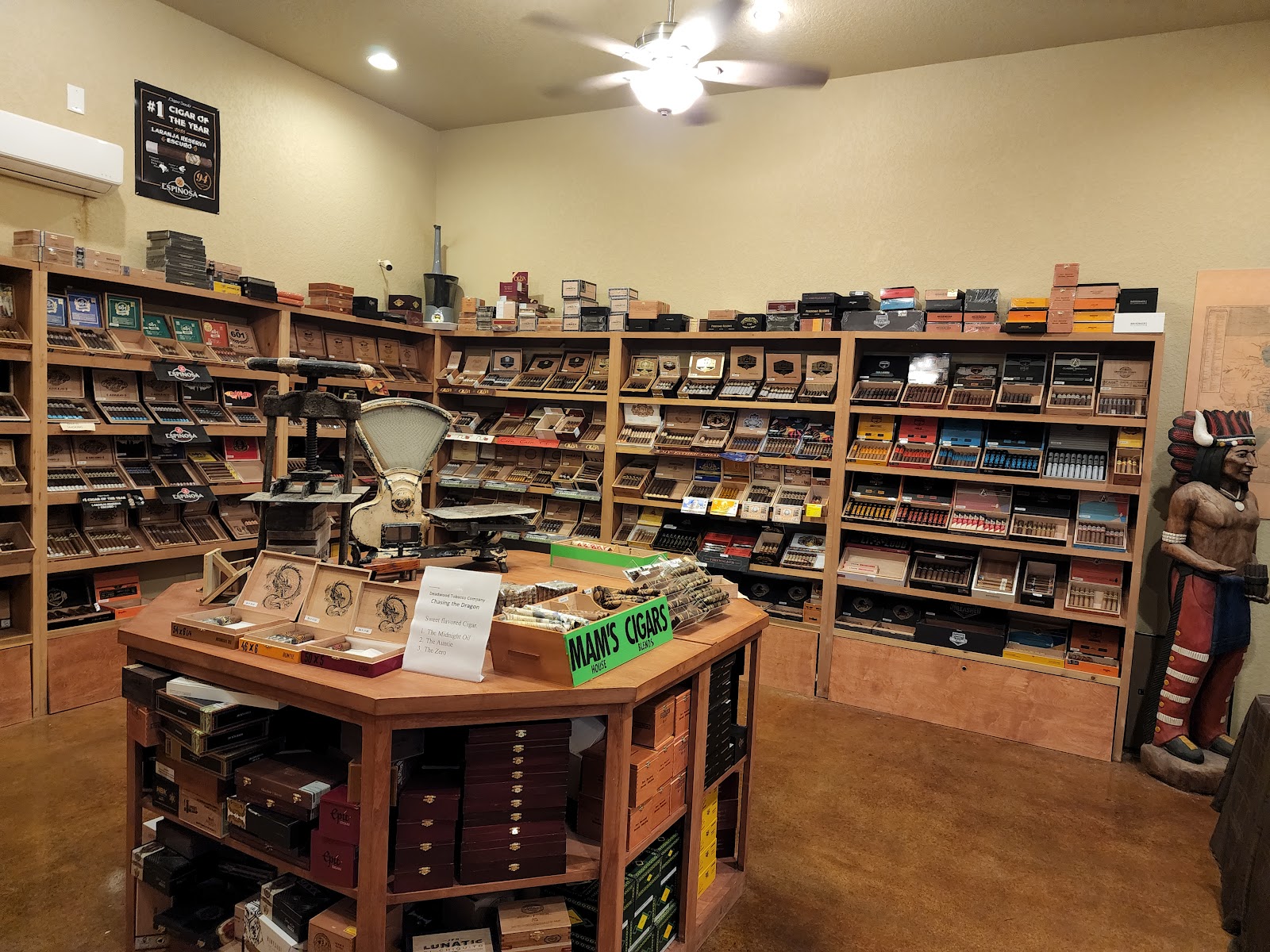 Mams Cigar Shop photo 3