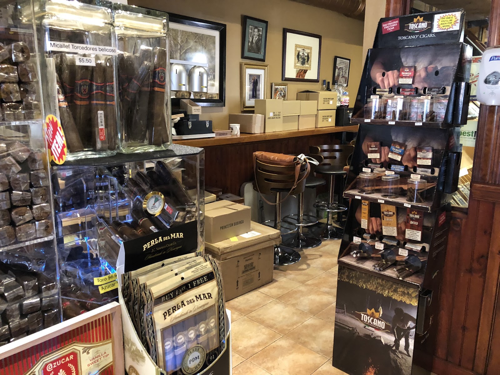 Mane Street Cigars & Lounge photo 6
