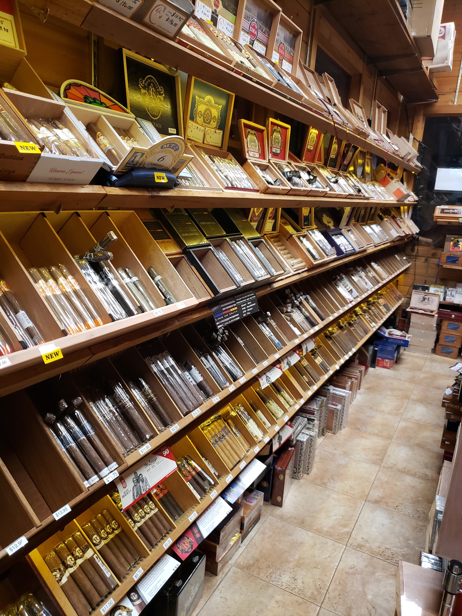 Mane Street Cigars & Lounge photo 10