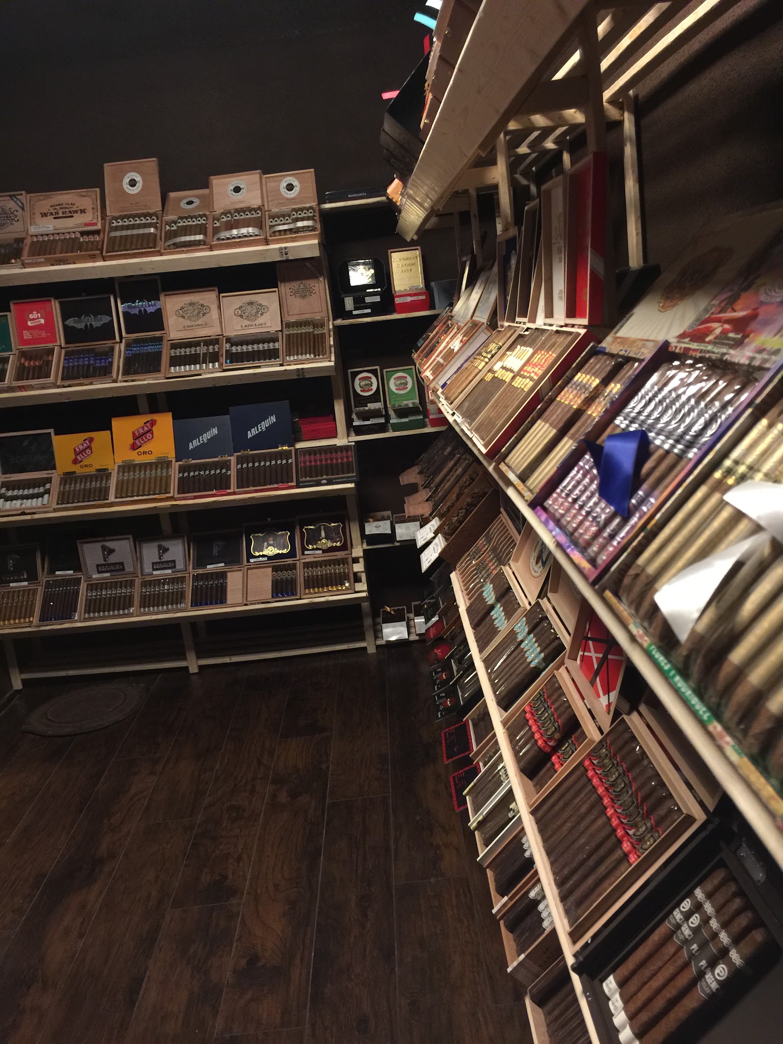 Mason Cigar Manor photo 9