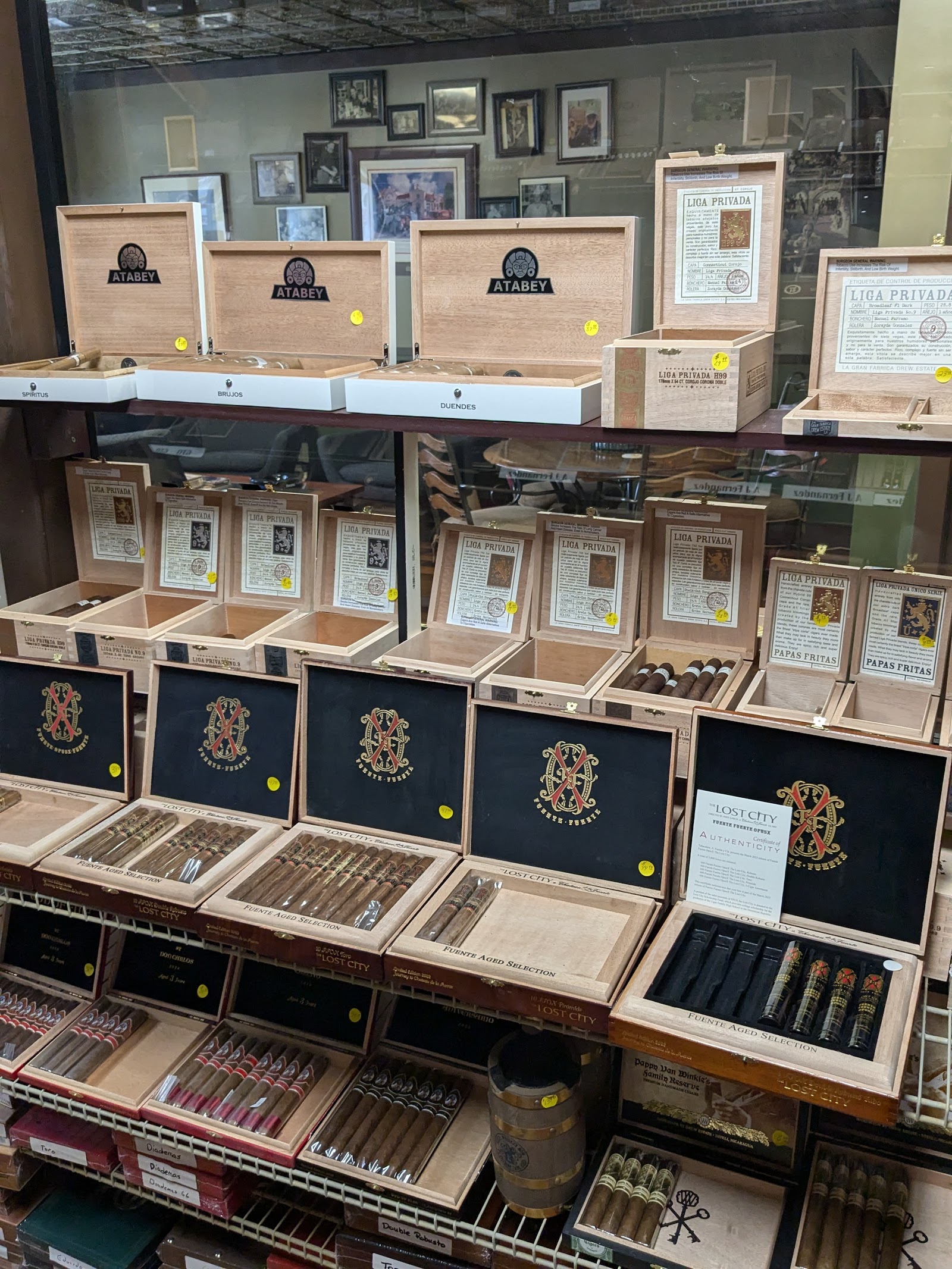 Maxwell's Cigar Bar LLC photo 8