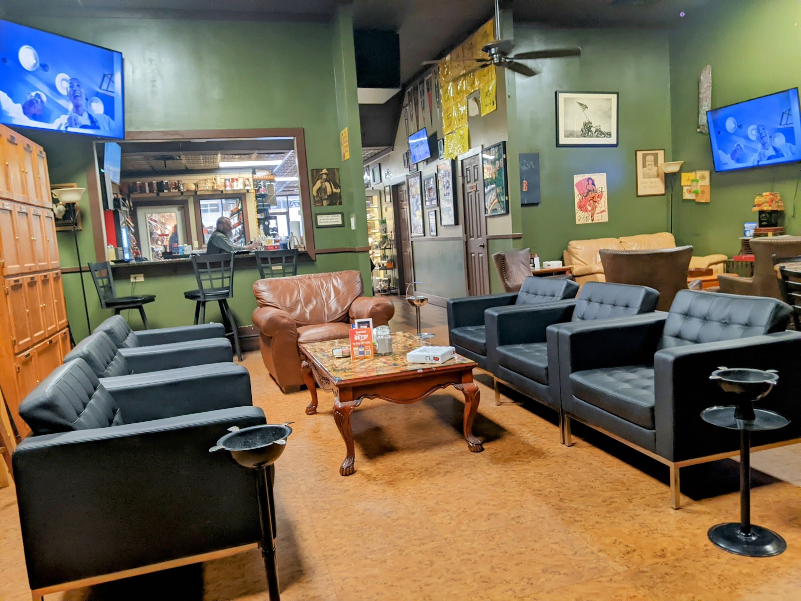 Maxwell's Cigar Bar LLC photo 9