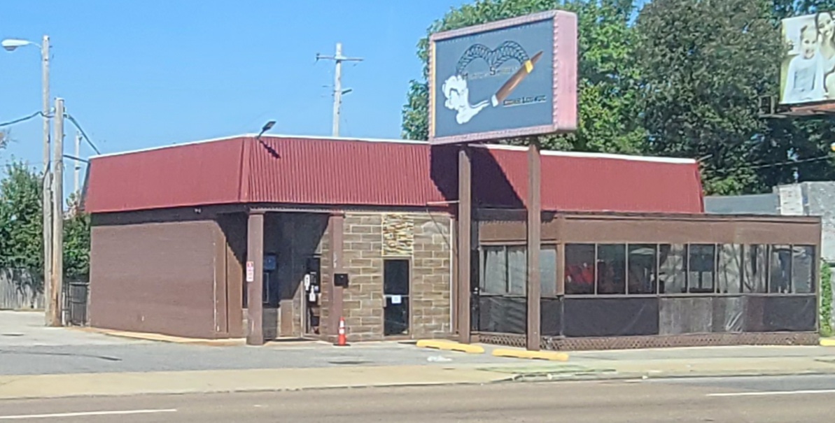 Memphis Smokes Cigar Lounge photo 4