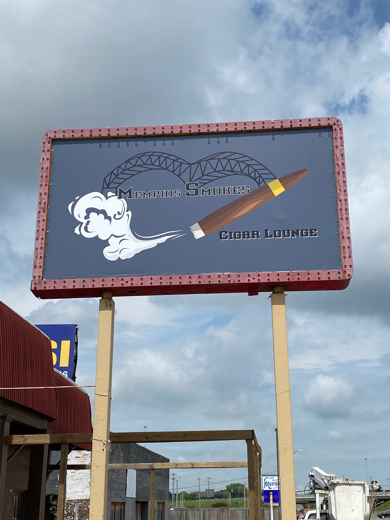 Memphis Smokes Cigar Lounge photo 5