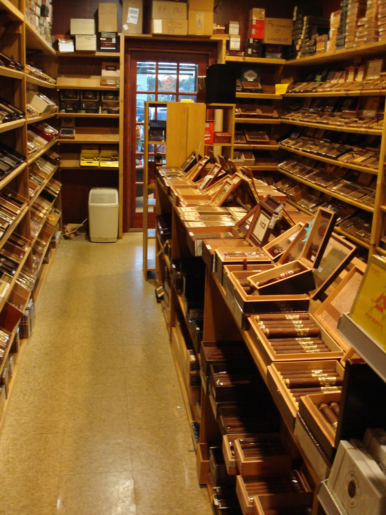 Metro Cigars, LLC photo 9