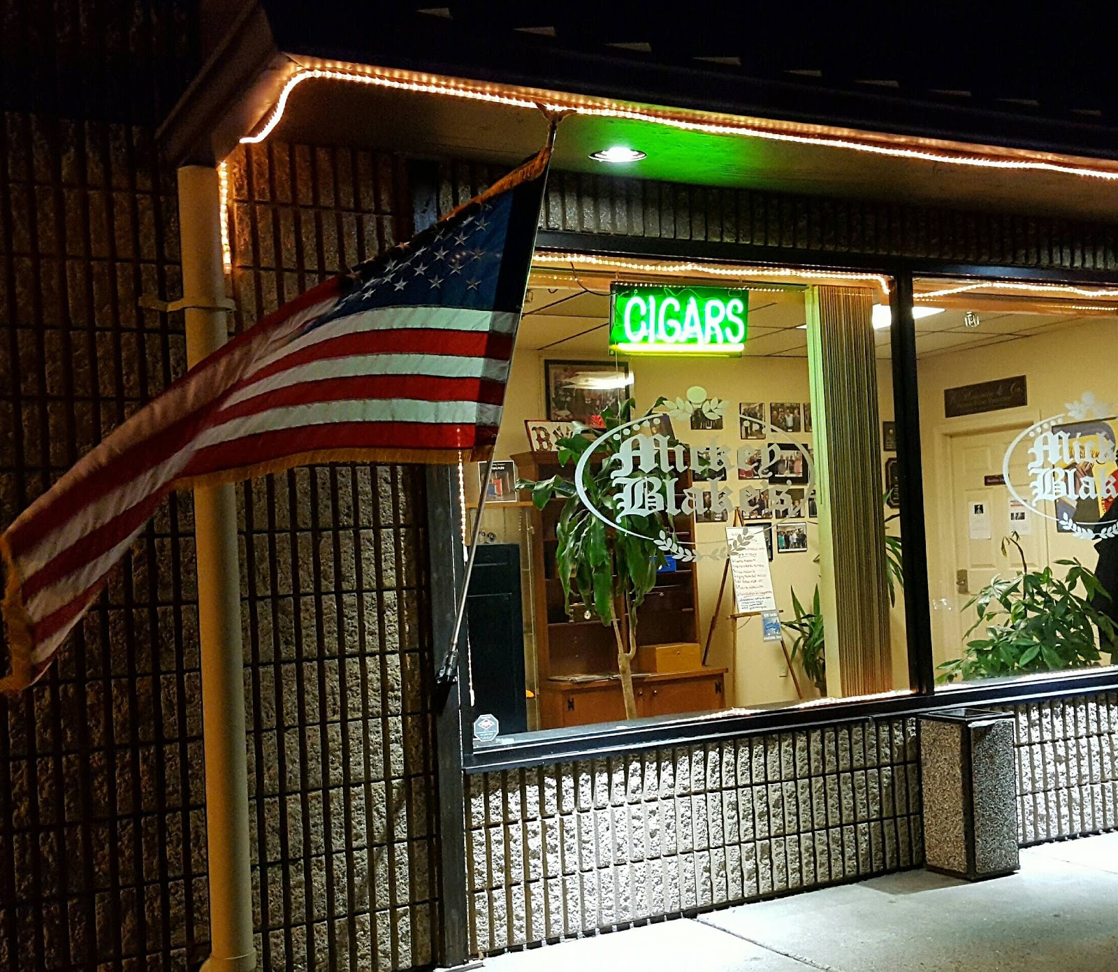 Mickey Blake's Cigars & Golf photo 10