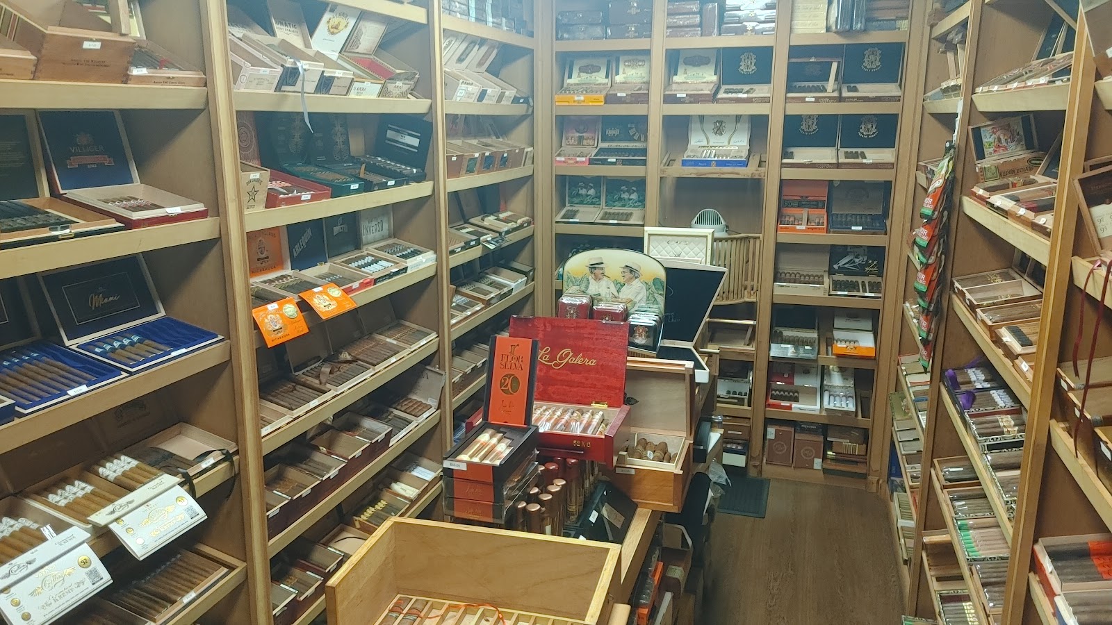 Miura Cigars photo 2