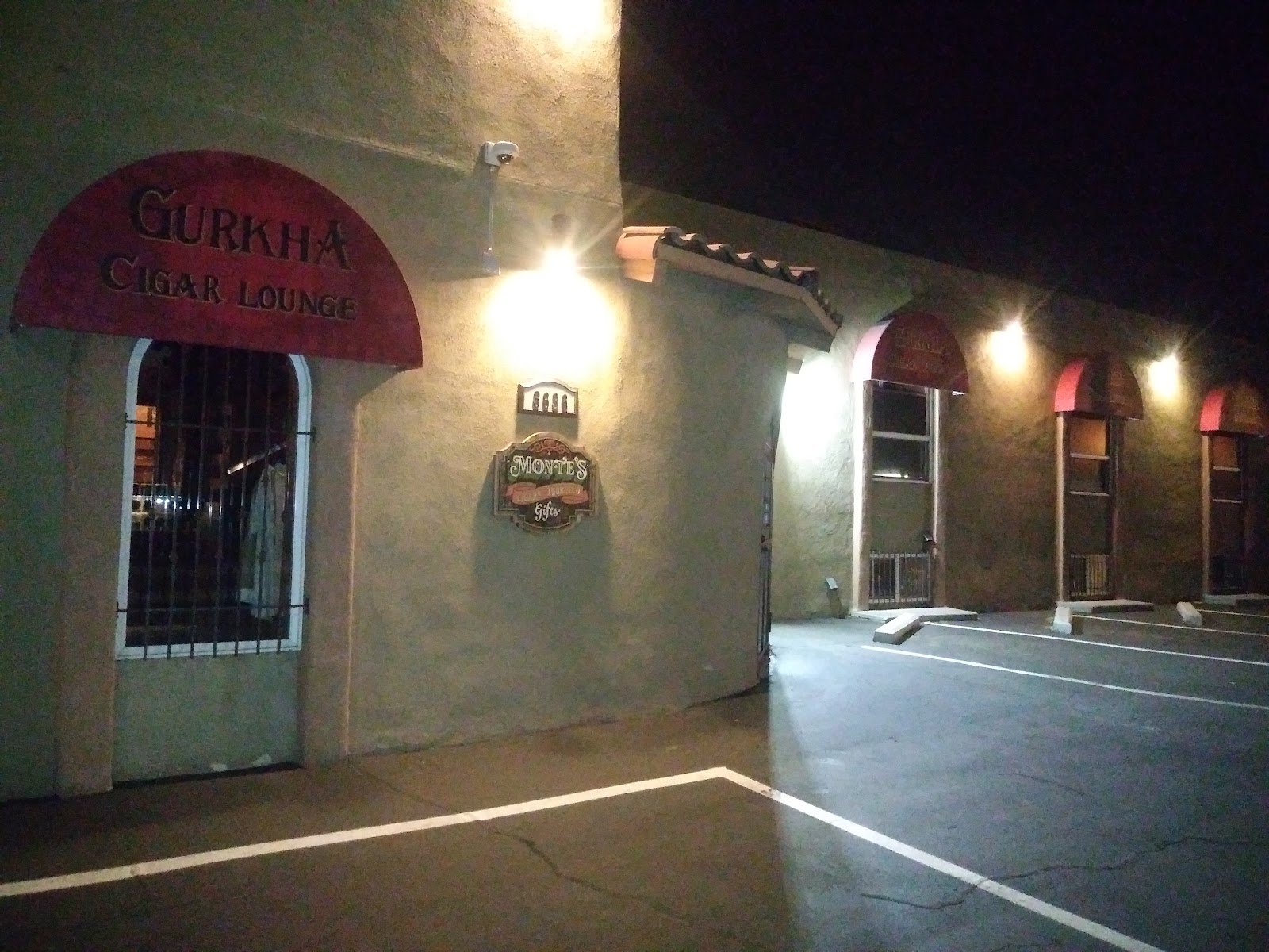 Monte's Cigars Shop