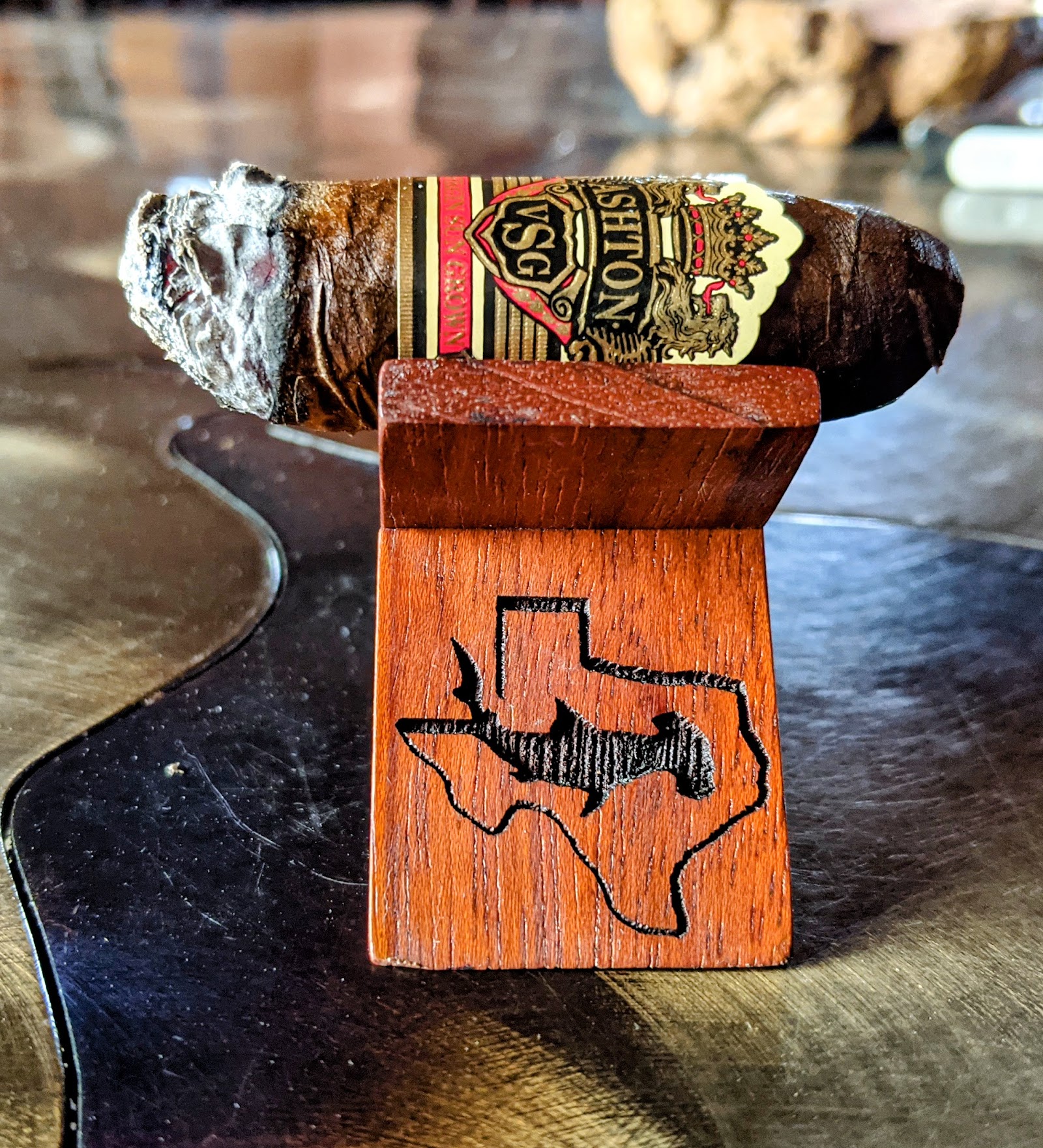 Monte's Cigars Shop photo 4