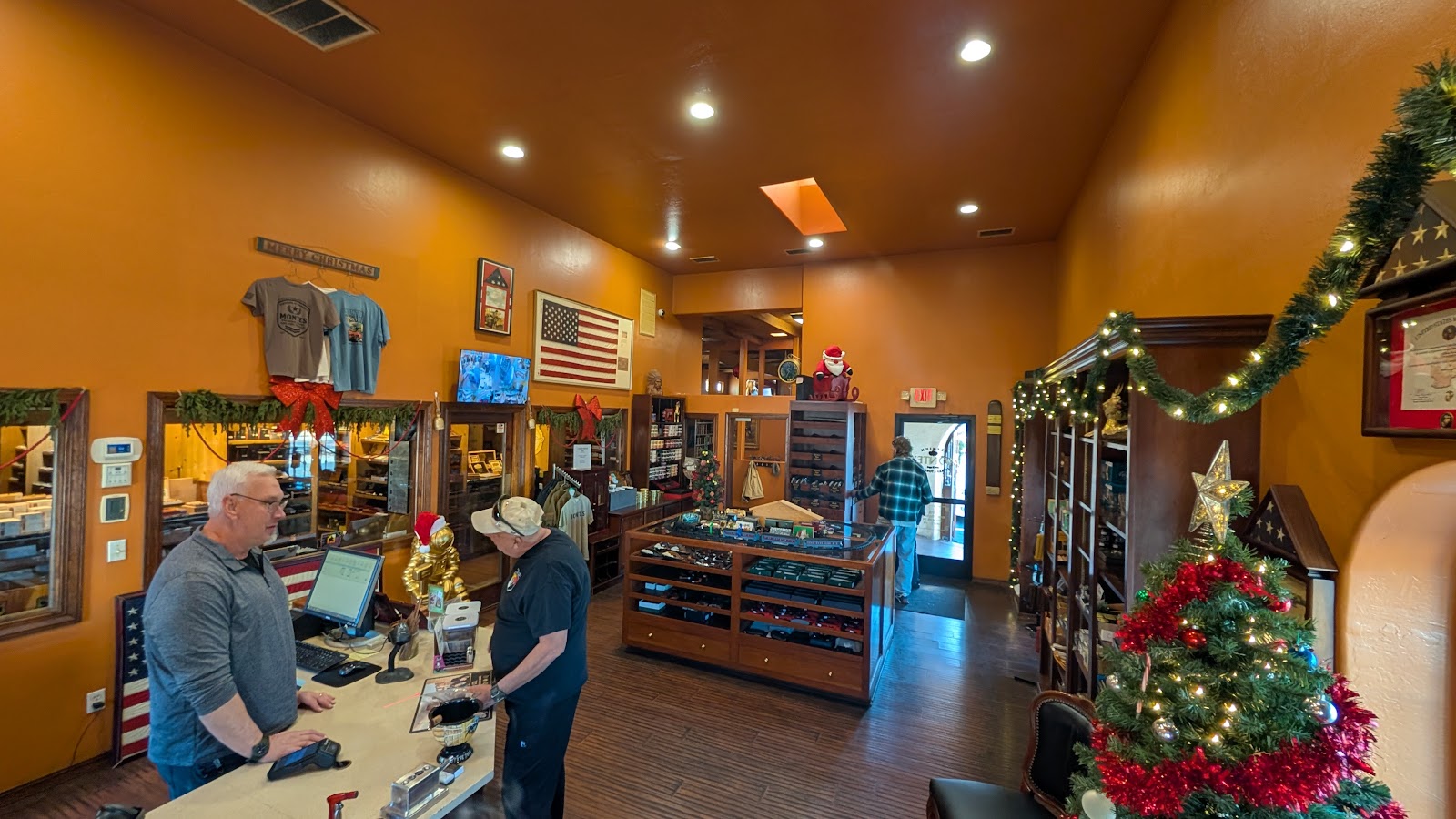 Monte's Cigars Shop photo 10