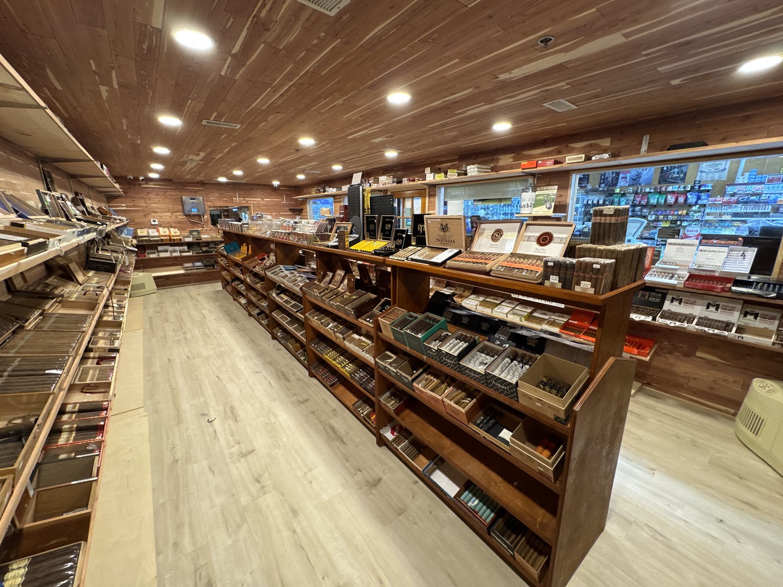 Mr. Tobacco Cigar Lounge photo 3