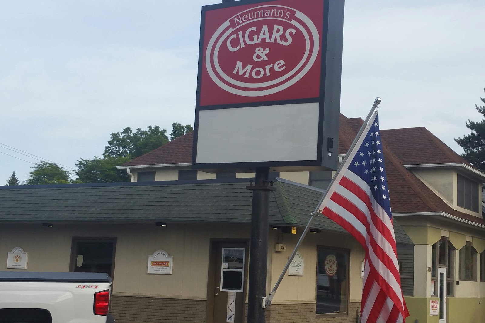Neumann's Cigars & More (HQ)