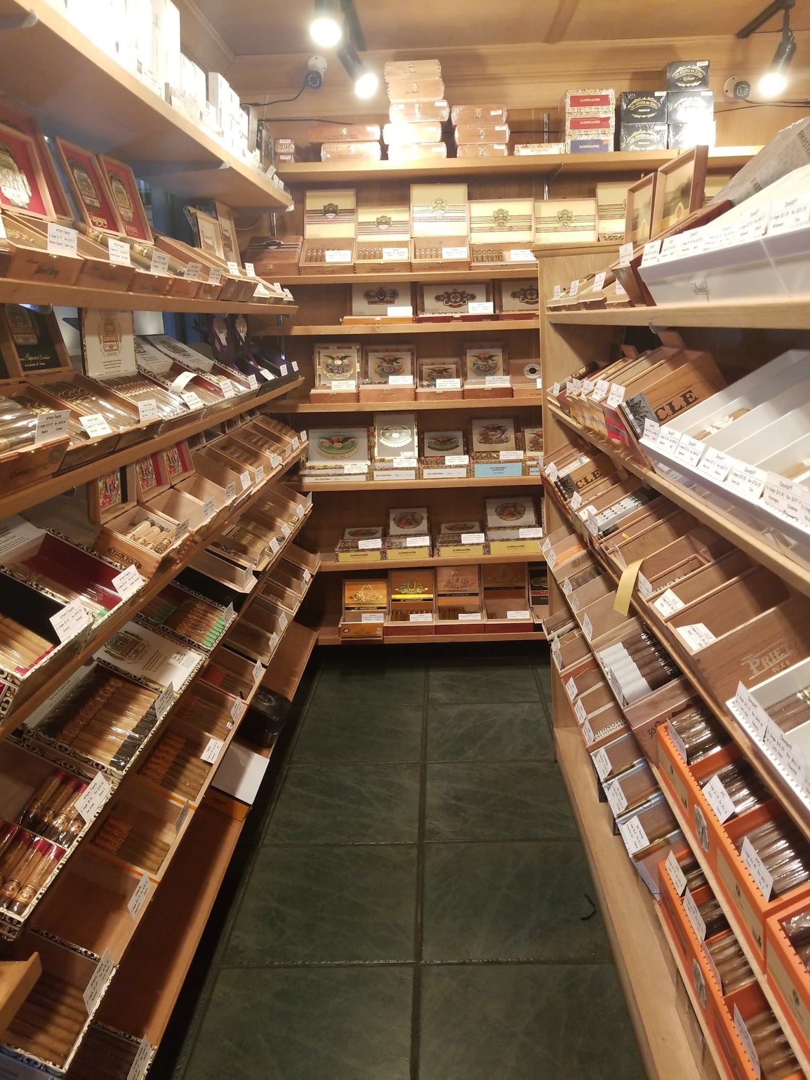 Neumann's Cigars & More (HQ) photo 6