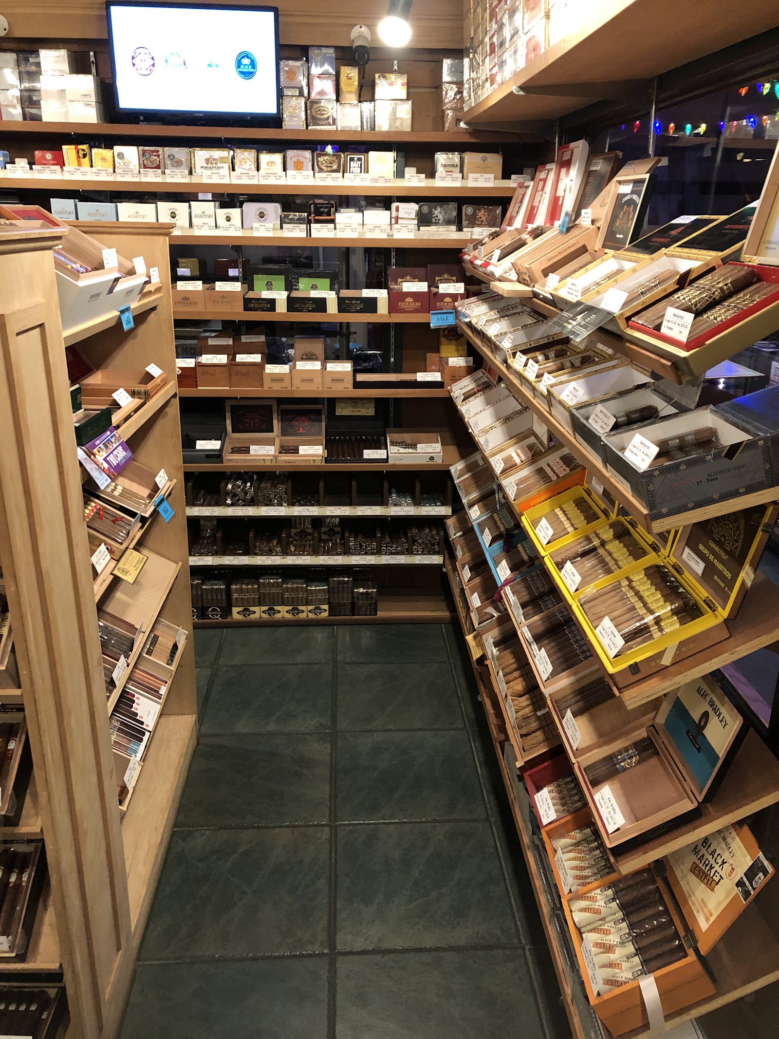 Neumann's Cigars & More (HQ) photo 9