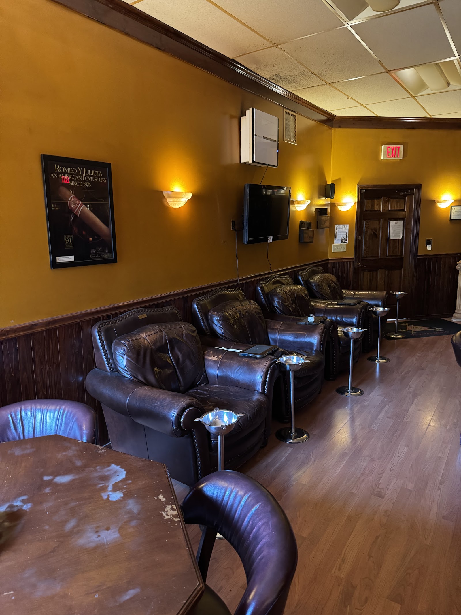 Nice Ash Cigars & Lounge (HQ) photo 4