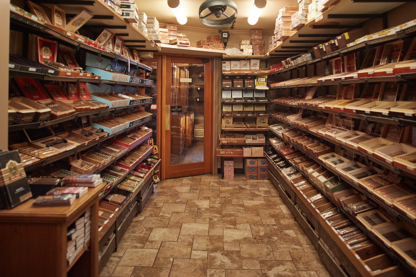 Nolan's Cigar Bar, LLC photo 4