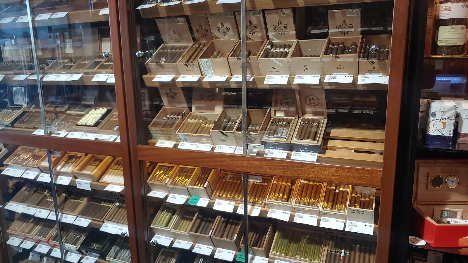 Ohlone Cigar Lounge photo 7