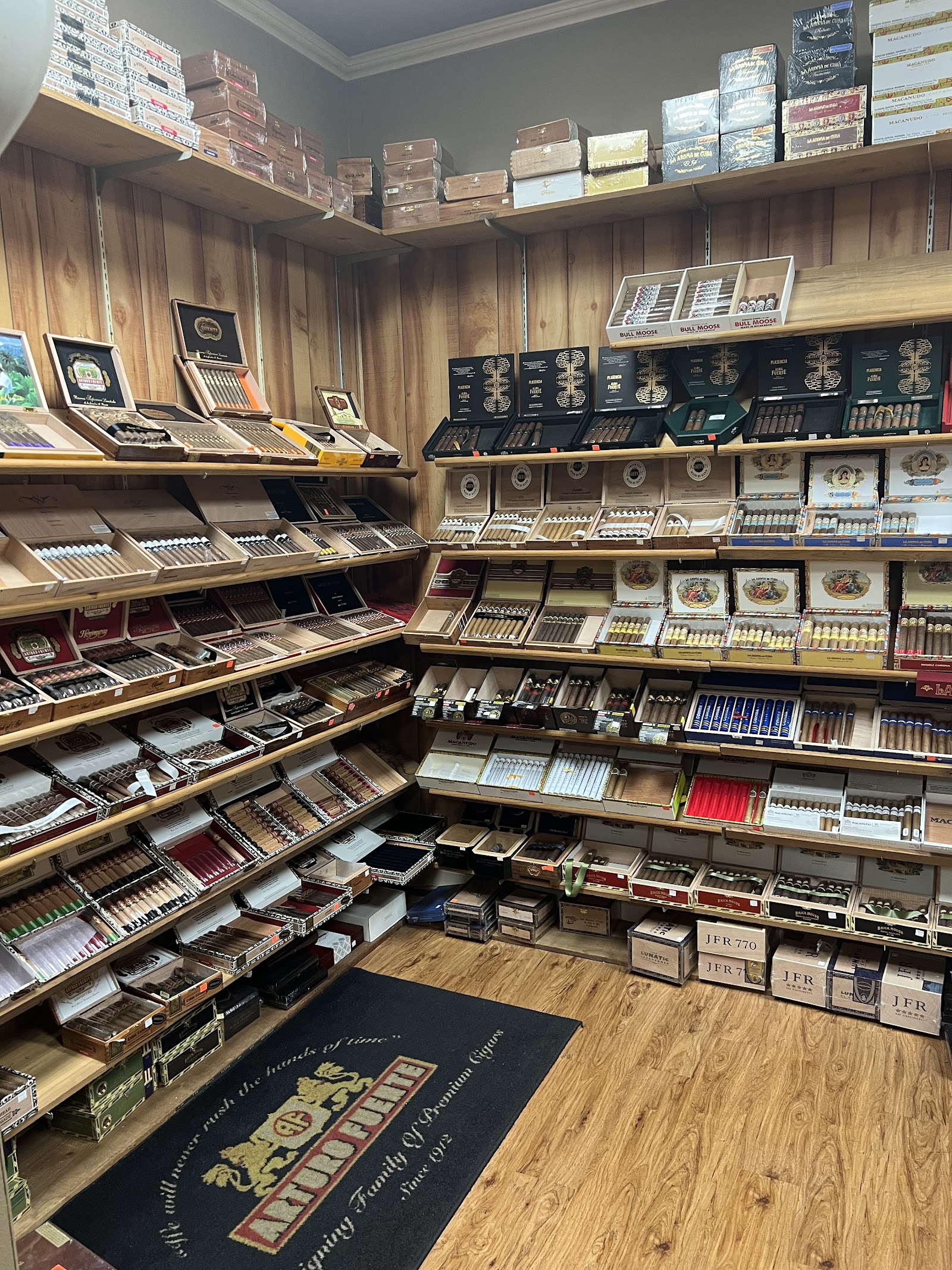 Ol' Times Cigars - Clermont photo 10